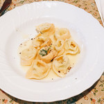 ラ スフォリーナ - リコッタチーズとほうれん草を詰めたトルッテローネ 2016年11月