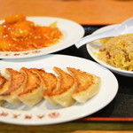 大阪王将 - エビチリ・餃子・半炒飯のセット