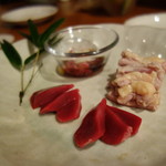 炭焼 ちきんかばぶ - 砂肝刺しと砂肝皮、せせりタタキ