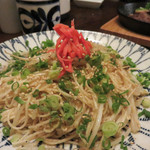 Sakenomi Yokochou Teshi - 博多屋台の名物メニューである『焼きラーメン』です。
                        あっさりドライに仕上げてあり、さくっと食べられる感じでした。