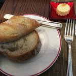 フレンチビストロ ル ドール - パンとバター