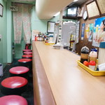 餃子専門店 おゆき - カウンター席