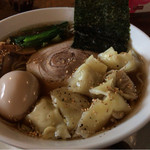 Ramen Hiyori - わんたん麺、味玉と別皿で海苔ときざみネギトッピング