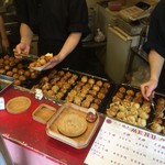 たこ焼　神楽 - 活気溢れるたこ焼き君！