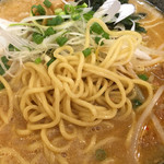 Manten ya - 麺は中細ストレート麺