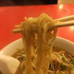 誠華 - 細い縮れ麺