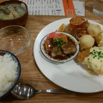 いっかく食堂 - チキン南蛮＆角煮定食