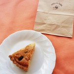 メープルたっぷりのナッツタルト 420円　