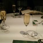 Yan Toh Heen  - 振舞酒