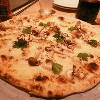 Osteria UVA RARA 横浜 - ピッツァ