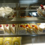 石田屋 - 懐かしい雰囲気のケーキが揃っています♪