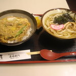 手打うどん 五右衛門 - 親子丼のセットです。