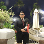 Farquhar's Bar - ワインをお持ち致しました