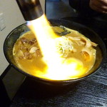 麺処 そめいよしの - チーズをバーナーで炙ってます2016.11月