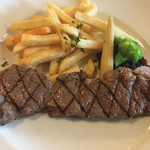 ビストロモンマルトル - ステーク☆フリット イイですね〜