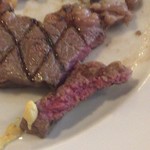 ビストロモンマルトル - マスタード軽くつけてもイケますよ