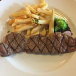 ビストロモンマルトル - チビな上品なのと思ったら 大きくて嬉しい