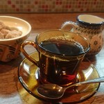 大西亭 - 食後はDURAREXレトロカラーのカップでコーヒーを