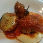 大西亭 - たっぷりのトマトソースとマッシュポテト、カイエット（フランス風ハンバーグ）