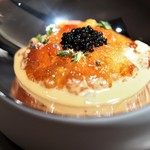 エクアトゥール - ズワイガニ　甲殻類のソース　コンソメのジュレ　穂紫蘇　キャビア
      