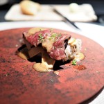 エクアトゥール - 鱧とザブトンの直火焼き　松茸添え　はちみつとシェリービネガー・生姜のソース
      