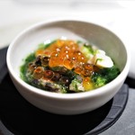 エクアトゥール - 鮑のヴァプール　青さ海苔のソース　イクラ添え
      
