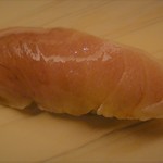鮨 生粋 - ⑯藁で燻ったヨコワ　★４・５