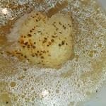 鮎ラーメン - 鮎焼おにぎりは 麺を食した後
スープに浸して頂くのもオツ♥
(*≧∀≦*)