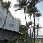 Farquhar's Bar - 旧館の奥に新館が見えますが