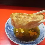 新ちゃん - 焼ぎょうざ　辛子醤油で食べるのが新ちゃん流
