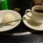 代々木 今半 - 洋ナシのシャーベットとコーヒー