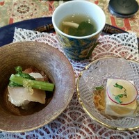 青山 星のなる木 - 前菜 乾酪豆腐、赤貝の檸檬浸し、寒鰤柚香麹漬け