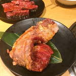 焼肉きんぐ - 名物キングカルビ、極厚カルビ