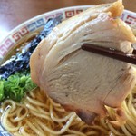 大橋中華そば - チャーシューは、おそらく豚モモ肉です、程よい食感、美味しいです