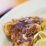 宝来家 - 油炸竹莢魚（あぢフライ）　※ソースかけ過（す）ぎ