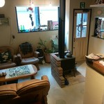 まンまや おちょキッチン - 店内（奥座敷前より入口側をパチリ）