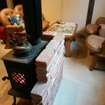 まンまや おちょキッチン - 店内（入口側よりパチリ）