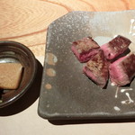 和牛懐石 但馬屋 梅田 - 泡醤油とともにいただきます