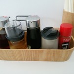 らーめん榎穏 - 【2016.11.28(月)】テーブルにある調味料