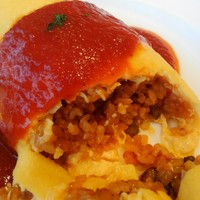 厳選洋食さくらい - オムライス手作りトマトケチャップ割ってみました