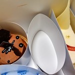 パティスリー エール - 左:ｷｬﾗﾒﾙﾁｮｺﾑ-ｽ380円、右:ﾍﾞｲｸﾄﾞとﾚｱの②層ﾁ-ｽﾞｹ-ｷ、ﾄﾞｩﾌﾛﾏ-ｼﾞｭ420円ですが、ﾗﾝﾊﾟｽで合計500円で購入☆11/28