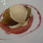 スリオラ - イチジクの葉で包んだイチジクのロースト　ローズマリーのアイス