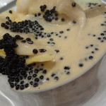 スリオラ - 軽く燻したキャビアのラビオリ