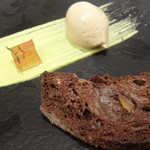 スリオラ - ペドロヒメネス香るフォアグラ　甘酸っぱいシェリービネガーのジュレを添えて