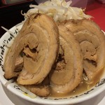 野郎ラーメン - 系統、お馴染みのビジュアル、豚は好みでした