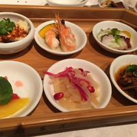 四川豆花飯荘 東京店 - 六種前菜盛り合わせ