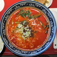 中国料理 吉珍樓 ルーセントタワー店 - 四川風本格担々麺セット 1,300円（税込）。