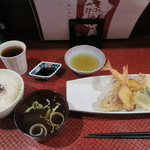 59404812 - 天ぷら定食　1,000円(税込み)　天ぷら　ご飯　味噌汁