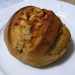 メゾン・カイザー・ショップ - イチジクとくるみのパン