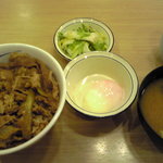 松屋 - 2010/12/01　牛めしお新香セット並400円685kcal